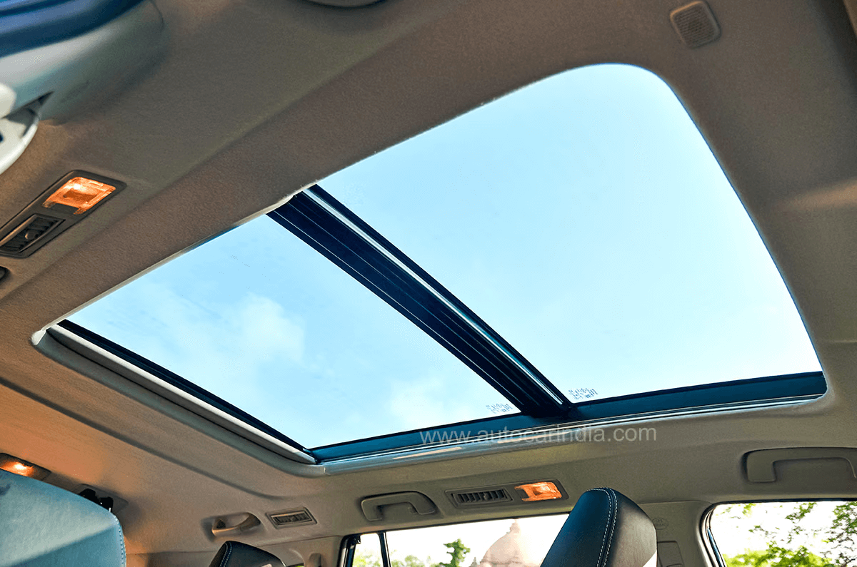 Maruti Invicto panoramic sunroof