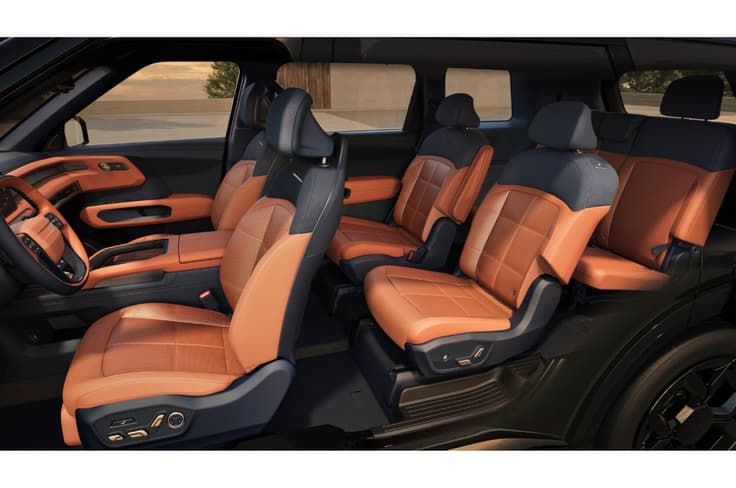 New Telluride’s spacious cabin can seat up to 7 people, with powered front and second-row seats. New Kia Telluride seats