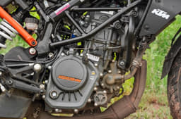 Powering the bike is a 164.2cc liquid-cooled, single-cylinder engine producing 19hp and 15.5Nm. 