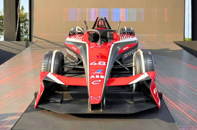 Mahindra M12Electro Formula E race car India image gallery
