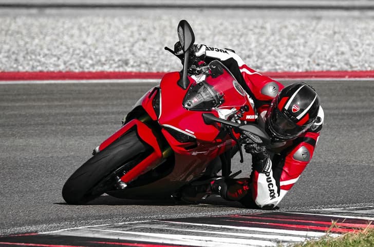 Ducati SuperSport 950 S left cornering shot