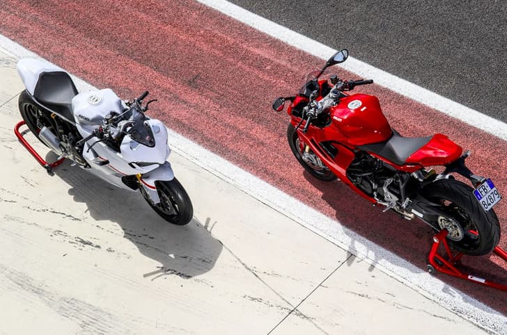 Ducati SuperSport 950 S in white and red
