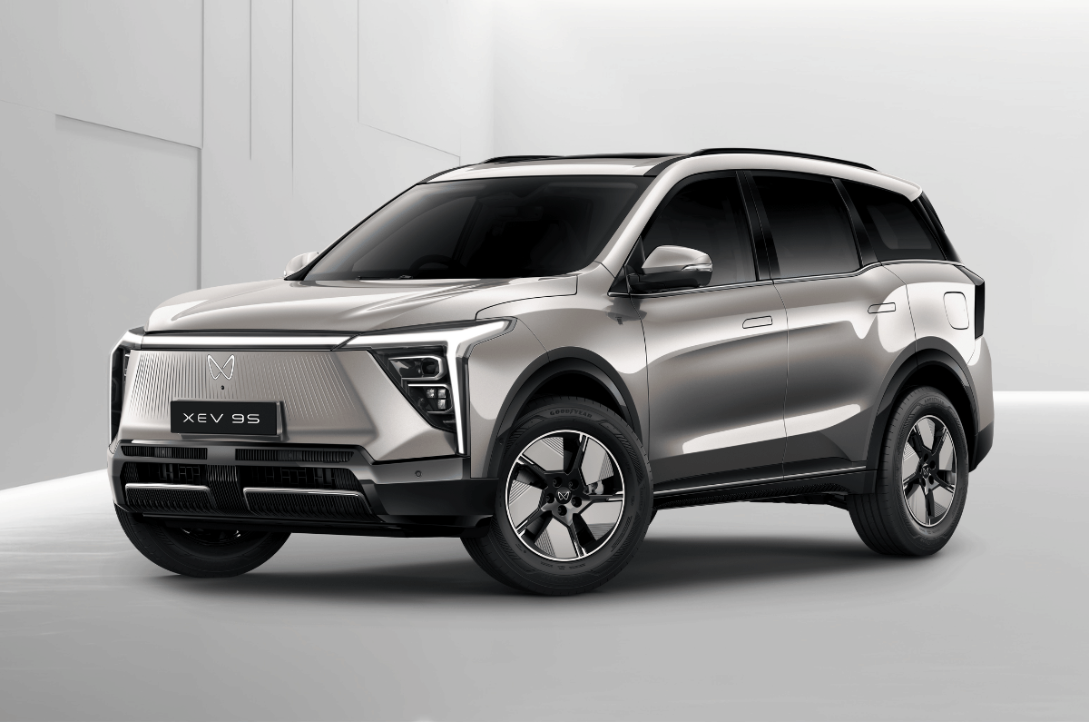 Mahindra XEV 9S Desest Myst