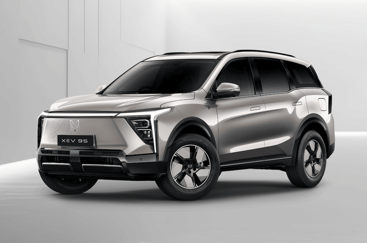 Mahindra XEV 9S Desest Myst