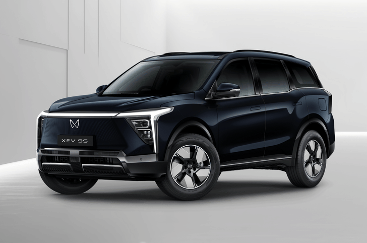 Mahindra XEV 9S Nebula Blue