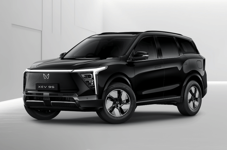 Mahindra XEV 9S Stealth Black