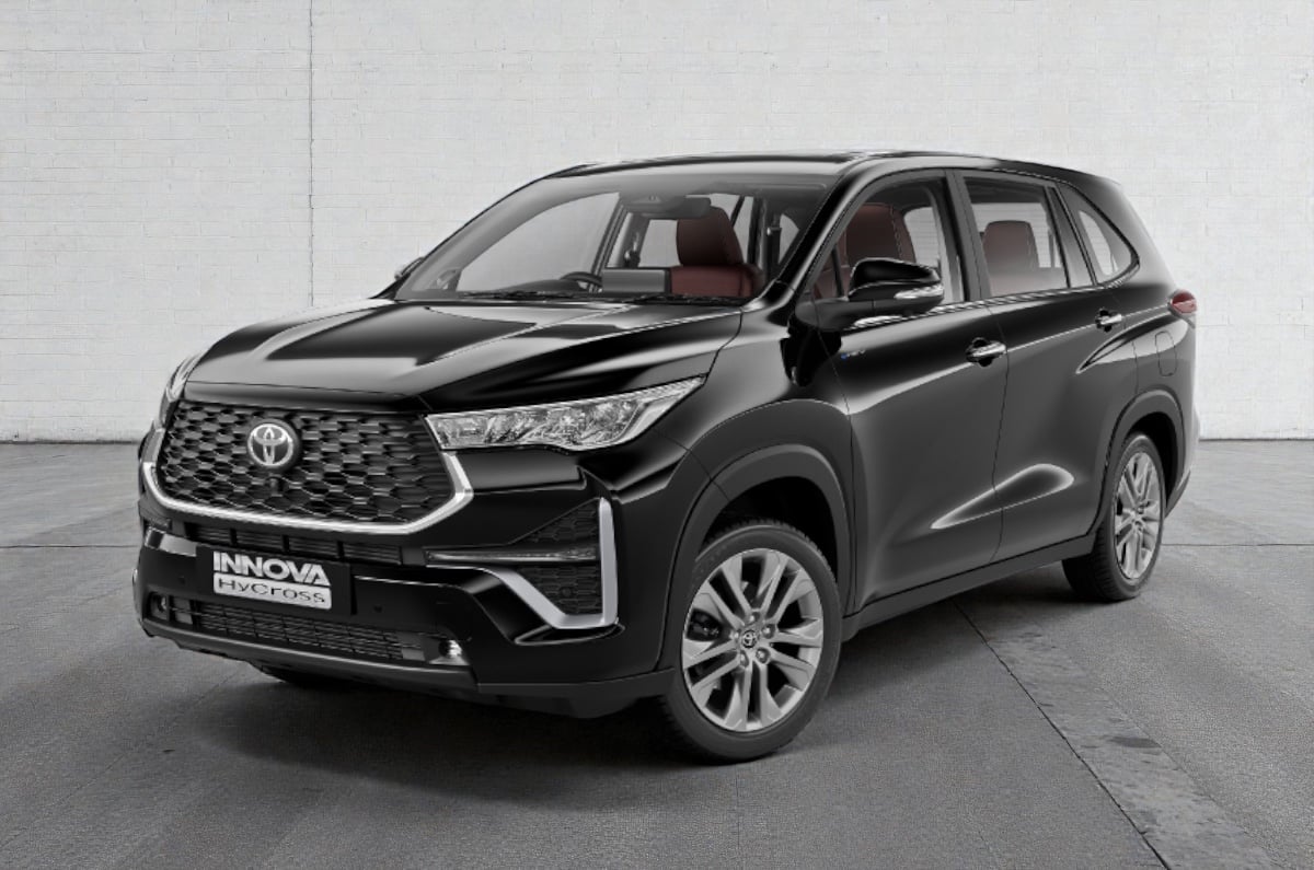 Toyota Innova Hycross Attiude Black Mica colour  