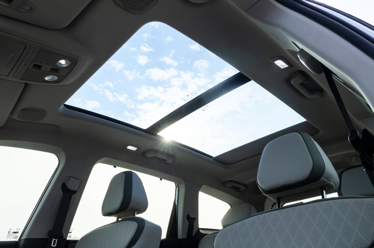 Mahindra XEV 9S panoramic sunroof