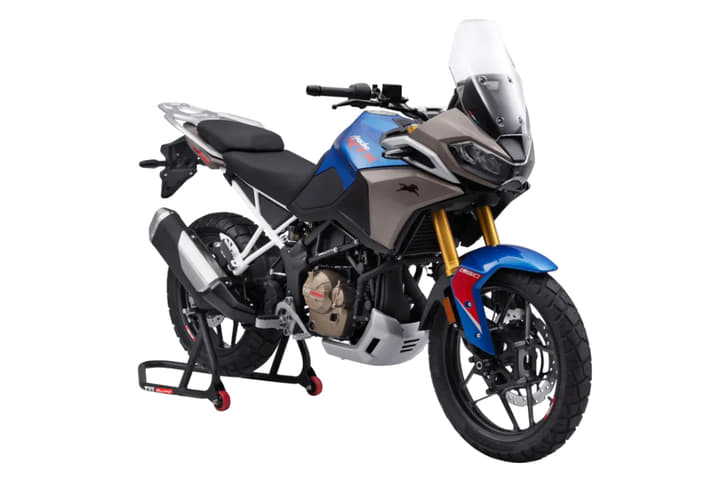 'Metallic Blue' can be hand on the Top and BTO variants.