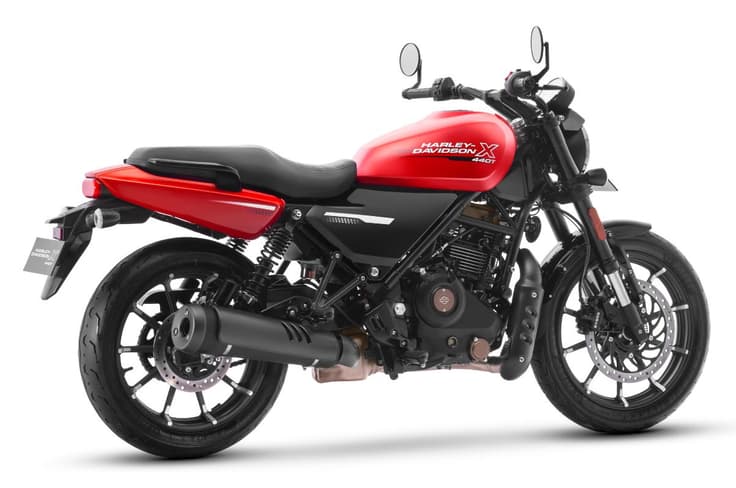 The X440 T’s rear is more angular and proportionate, with less empty space in between. Harley Davidson X440 T rear three quarter red