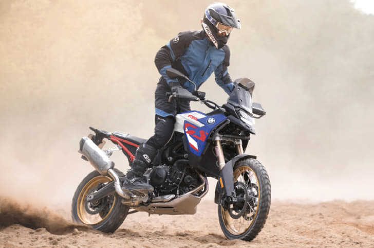 BMW has introduced the F 900 GS in two new colour schemes for 2026.