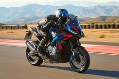 BMW M 1000 XR image gallery