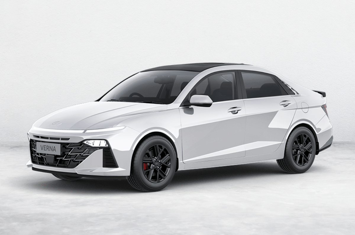 Hyundai Verna in Atlas White dual-tone color.