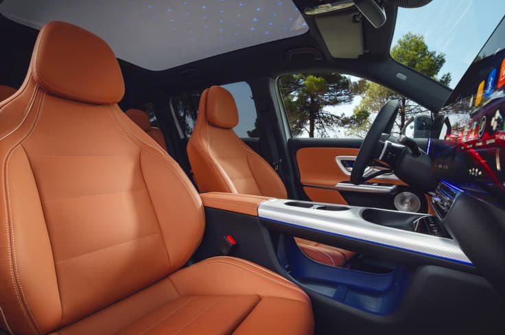 2025 mercedes benz glb front seats 2025 mercedes benz glb in studio