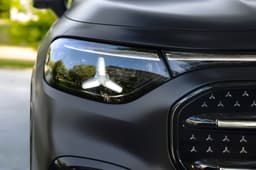 2025 mercedes benz glb in studio