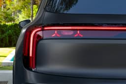 2025 mercedes benz glb in studio