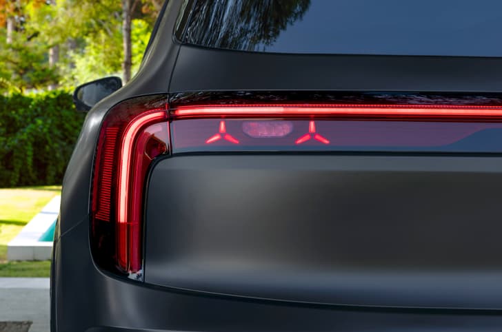 2025 mercedes benz glb in studio