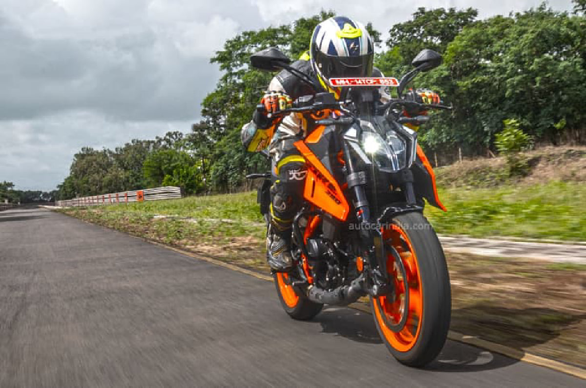 The 399cc single-cylinder, liquid-cooled engine makes 46hp and 39Nm.