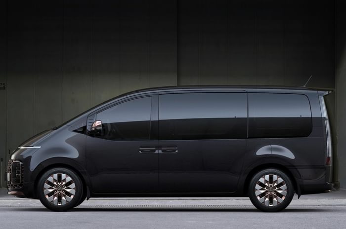 Hyundai Staria MPV revealed