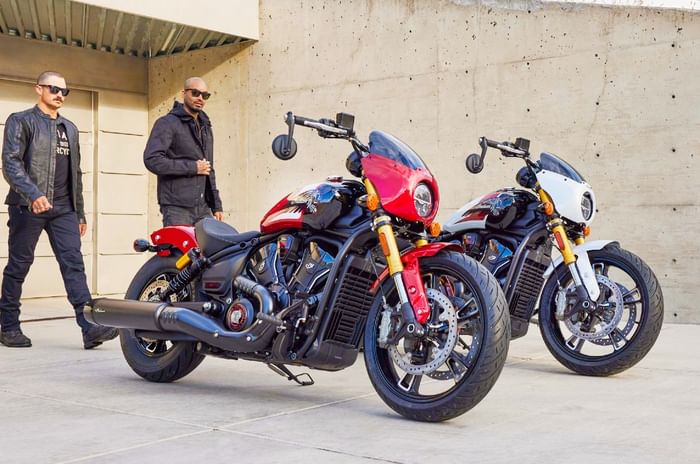 Indian 101 Scout both colours next to each other