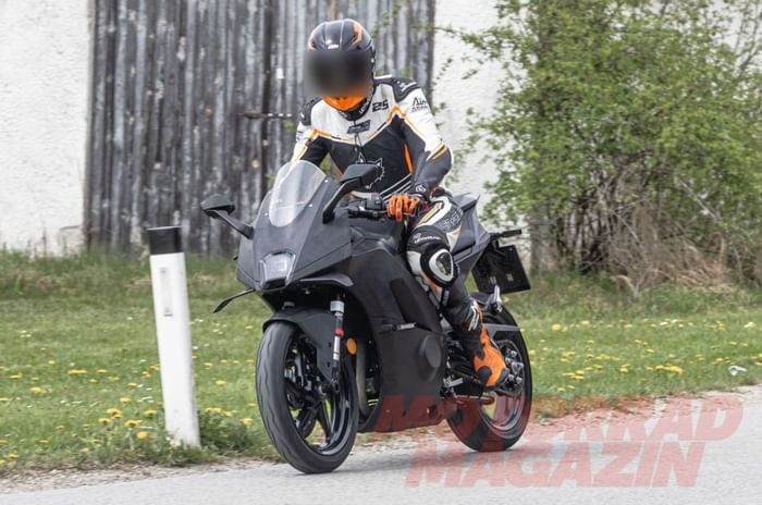 Twin cylinder KTM RC based on CFMoto platform spied testing