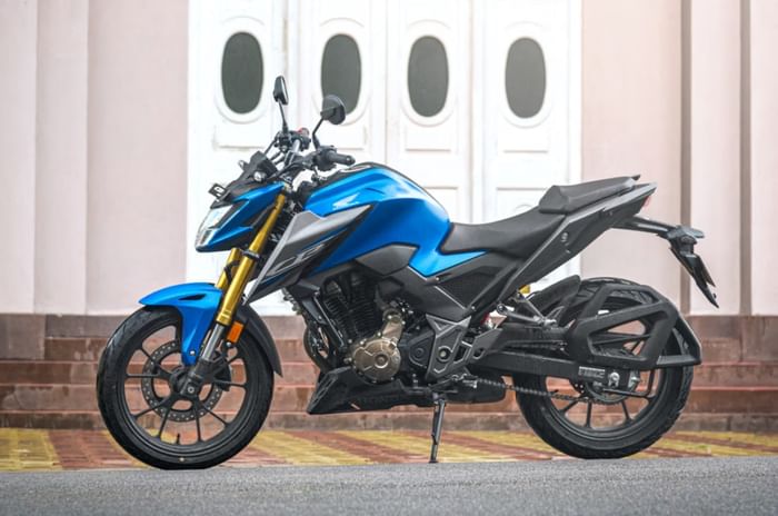 Honda CB300F front left side static in field