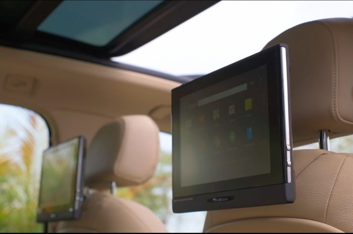 Audi Q7 Design Edition rear entertainment