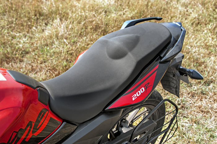 Hero Xtreme 200R vs TVS Apache RTR 160 4V comparison