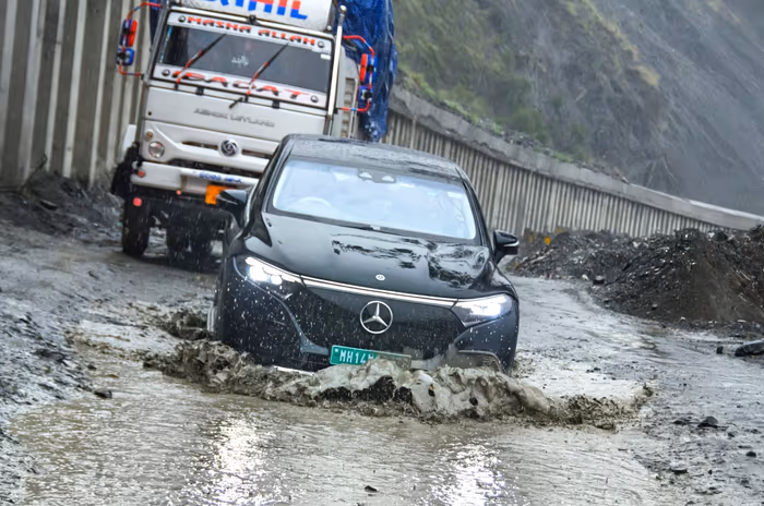 Guinness World Records Greatest Temperature Change Achieved by an Electric Production Car Mercedes EQS SUV Guinness World Records Greatest Temperature Change Achieved by an Electric Production Car Mercedes EQS SUV