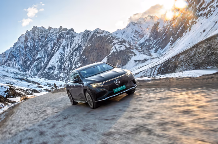 Guinness World Records Greatest Temperature Change Achieved by an Electric Production Car to Khardung La Guinness World Records Greatest Temperature Change Achieved by an Electric Production Car to Khardung La