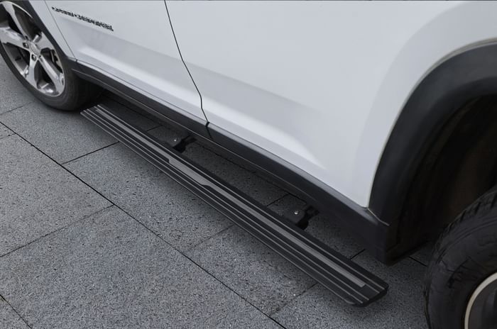 Jeep Grand Cherokee Signature Edition motorised side step