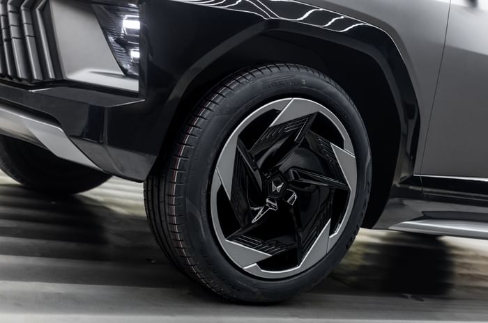 Mahindra Vision X alloy wheel