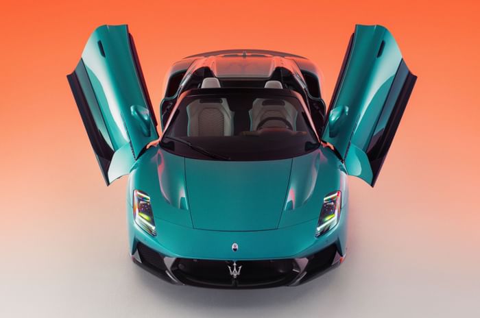 Maserati MCPura Cielo front butterfly door open