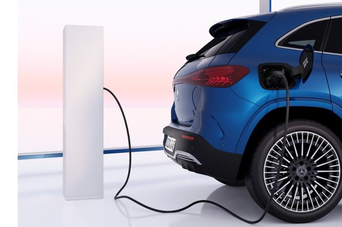 Mercedes EQA charging Mercedes EQA charging