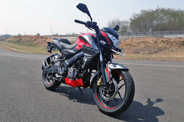 2017 Bajaj Pulsar NS200 replaces the AS200