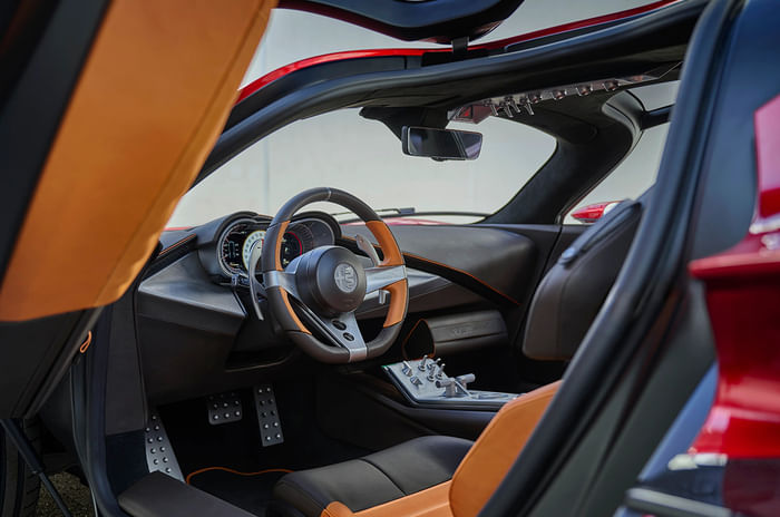 Alfa Romeo 33 Stradale unveiled; gets ICE, EV powertrains