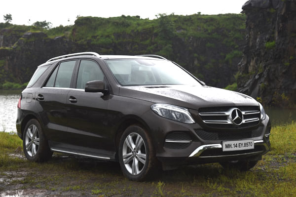 Jeep Grand Cherokee vs Mercedes GLE vs BMW X5 comparison