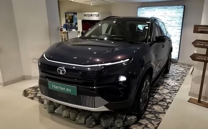 tata-harrier-ev-showroom-front-quarter-static