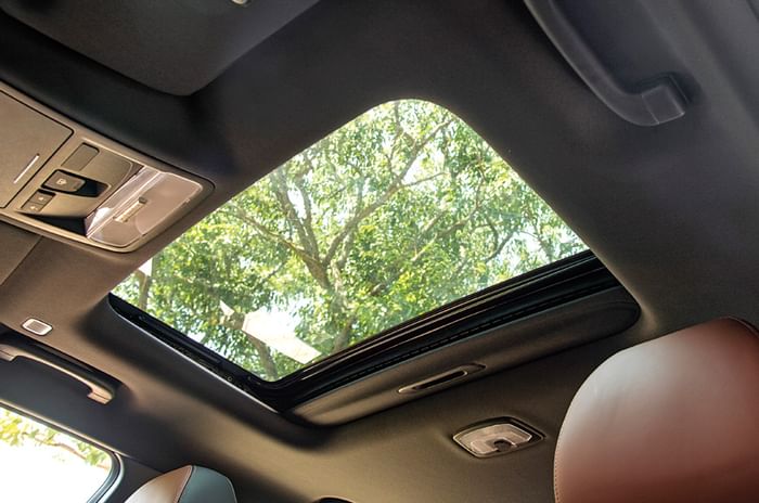 2019 Mahindra Alturas G4 sunroof 2019 Mahindra Alturas G4 sunroof