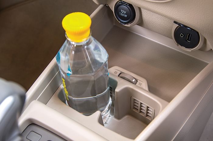 Maruti Suzuki Ertiga cooled bottle holder Maruti Suzuki Ertiga cooled bottle holder