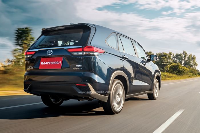 innova Hycross rear