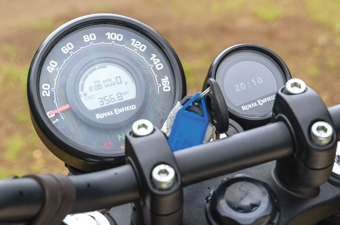 Royal Enfield Hunter 350 vs Triumph Speed T4 comparison review – Introduction Royal Enfield Hunter 350 vs Triumph Speed T4 comparison review – Introduction