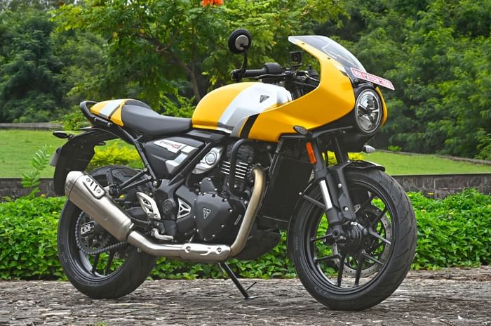 Triumph Thruxton 400 review: Small Thruxton, big style – Introduction Triumph Thruxton 400 review: Small Thruxton, big style – Introduction