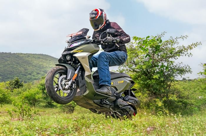 Hero Xoom 160 off road jump shot