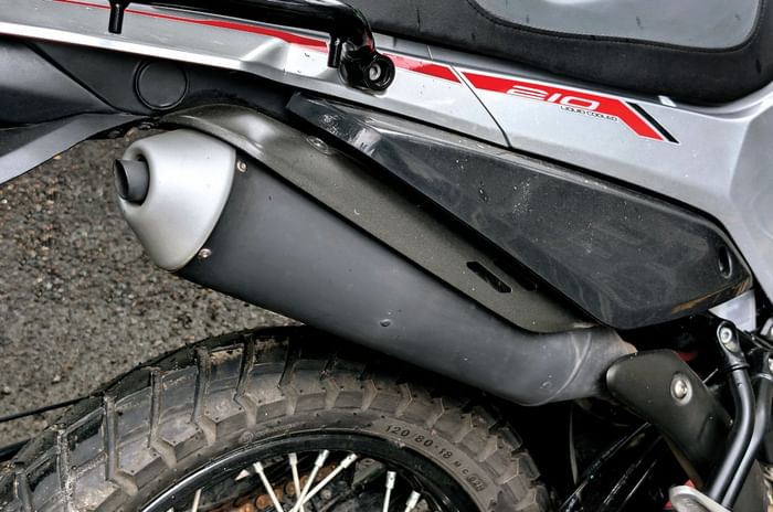 Hero Xpulse 210 exhaust