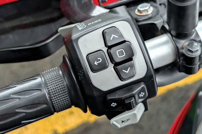 Hero Xpulse 210 LH switches