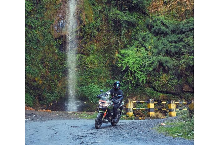 TVS Apache RTX 300 front left side riding shot off road