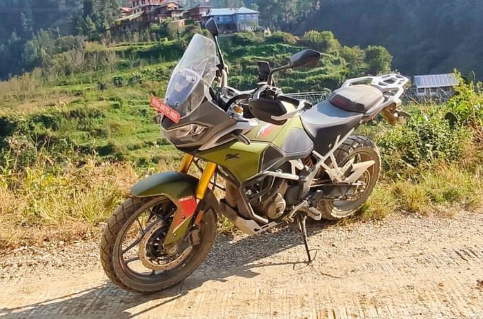 TVS Apache RTX 300 front left static shot off road