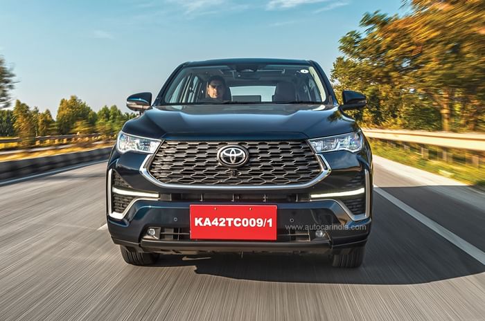 Innova Hycross front