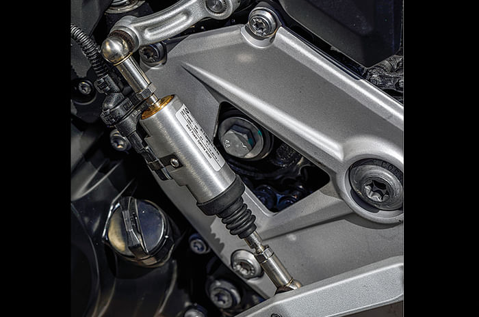 BMW F 900 R, F 900 XR review, test ride 